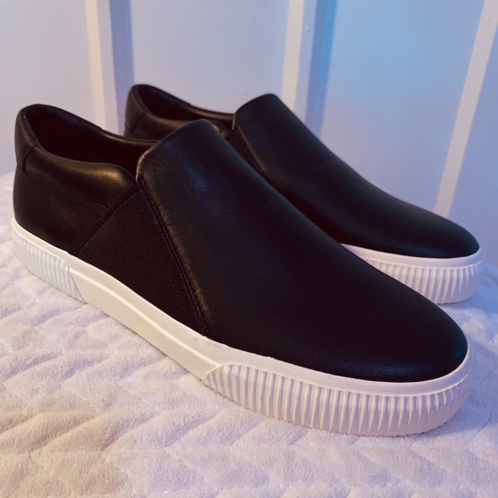 NWOB VINCE slip on sneakers